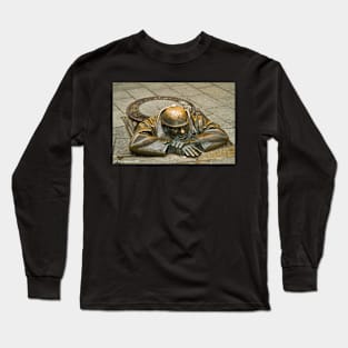 Cumil Long Sleeve T-Shirt